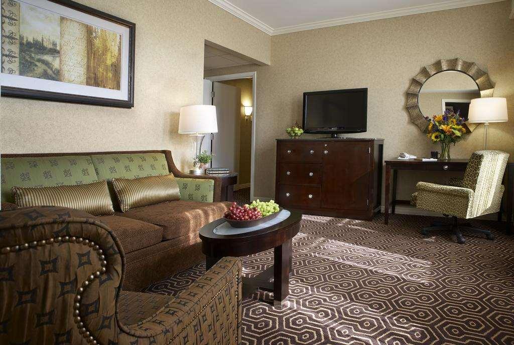 Hotel Julien Dubuque Quarto foto